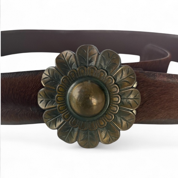 Vintage Durval Floral Brass Buckle Leather Belt – Made in Argentina (Size 34) main image 5